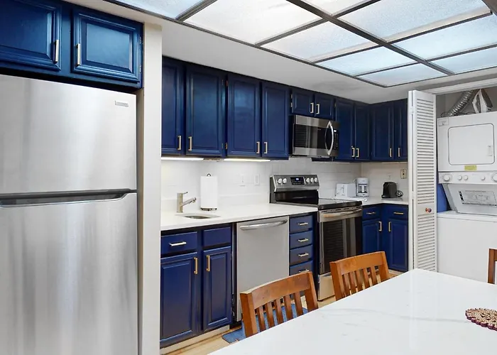 Century I 402 Apartment